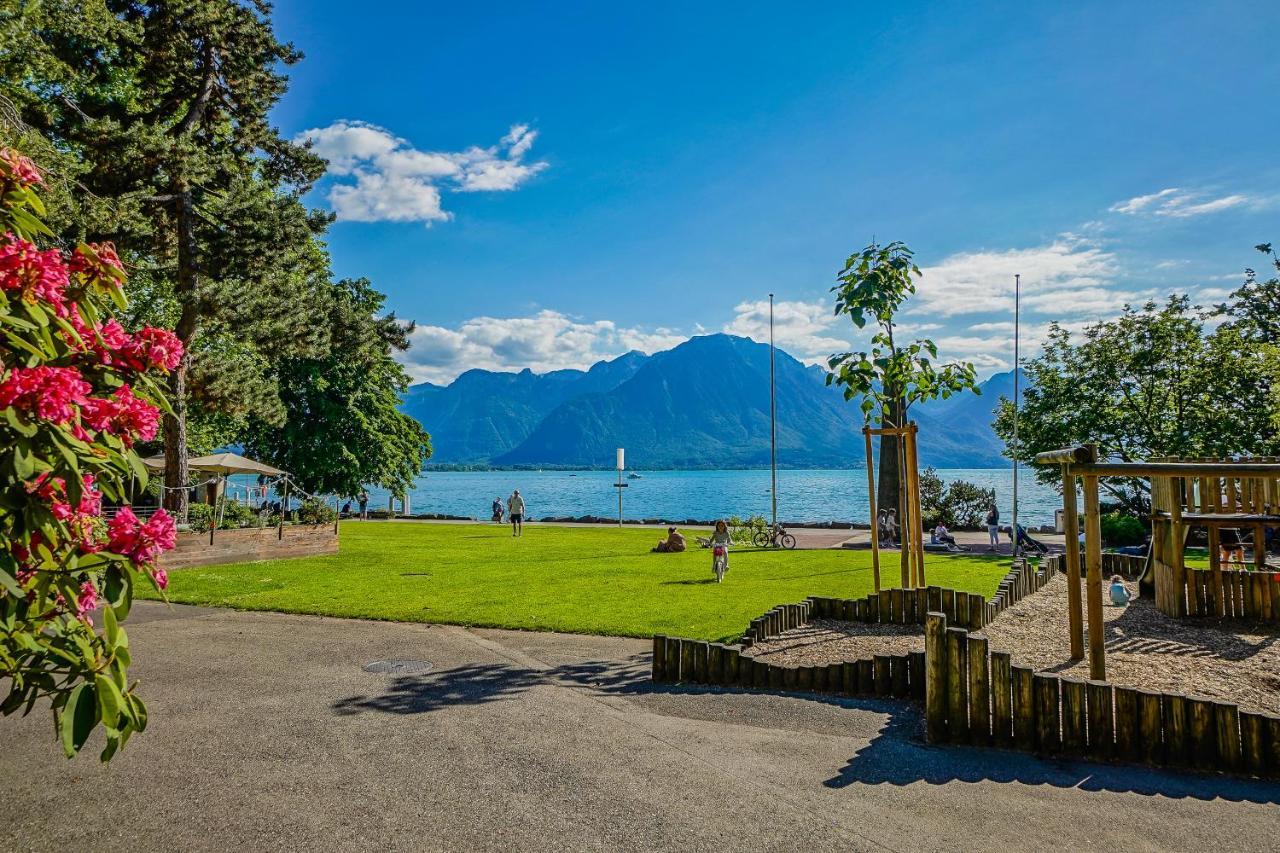 Secret Garden - Lakefront